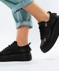 Sneakers Negri din Piele cu Platformă și Accesorii Metalice