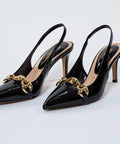 Pantofi din piele lăcuită cu accesoriu auriu – eleganță atemporală și rafinament desăvârșit
