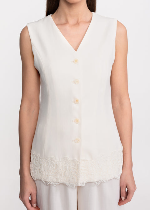 Linen Set with Embroidered Details