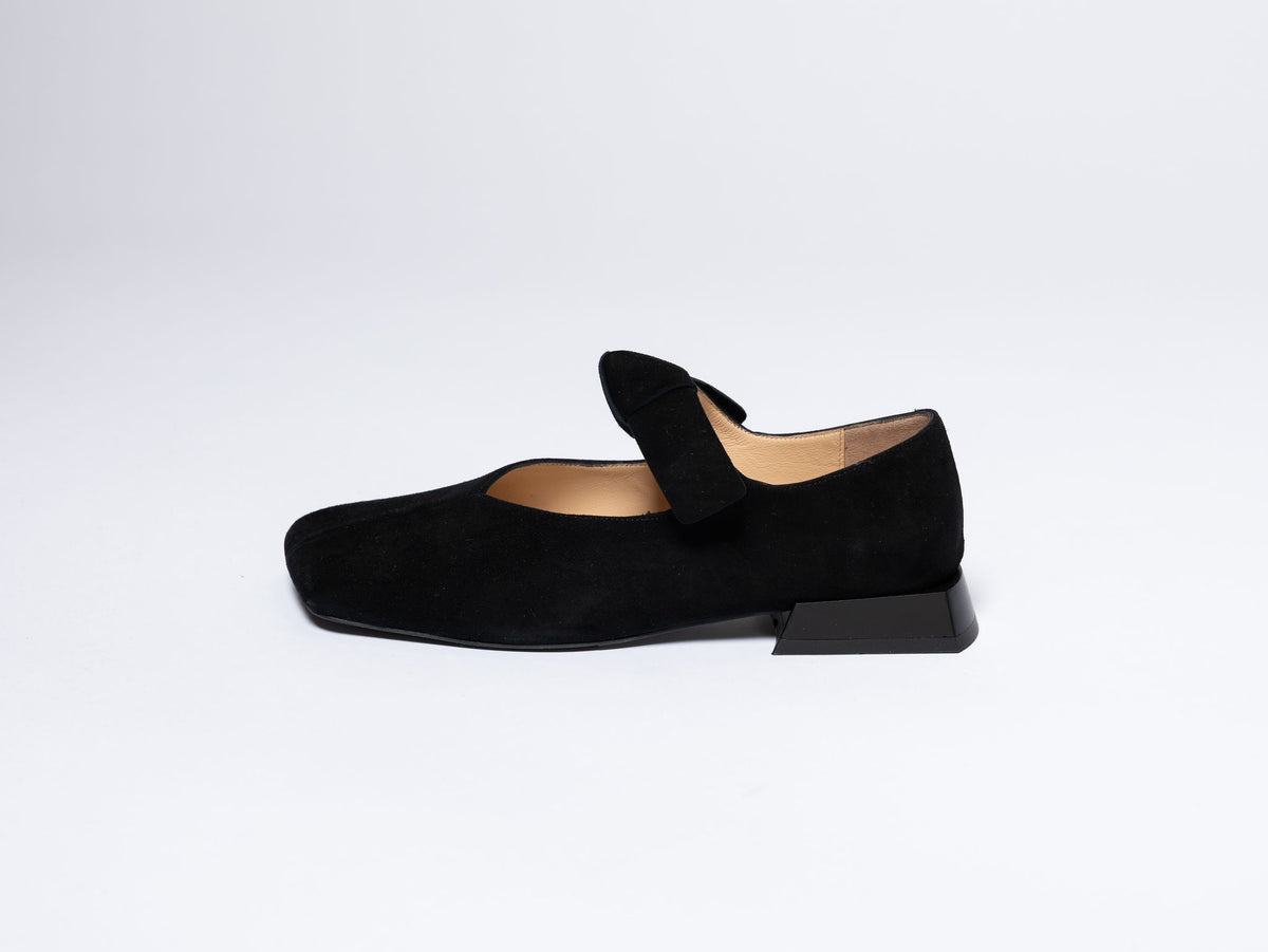 Cutout Shoes with Straps