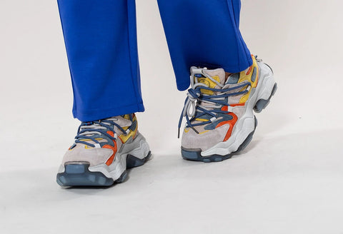Adidași din piele întoarsă cu imprimeu portocaliu