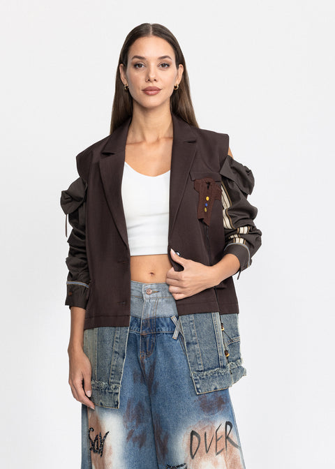 Sacou cu detalii contrastante pe maneci si insertie din denim