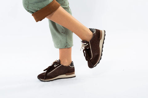 Adidași casual din piele întoarsă și piele texturată
