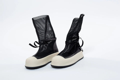 Ghete din piele in combinatie cu plasa