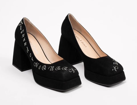 Pantofi damă din piele întoarsă, cu print litere ivoar,toc 9cm