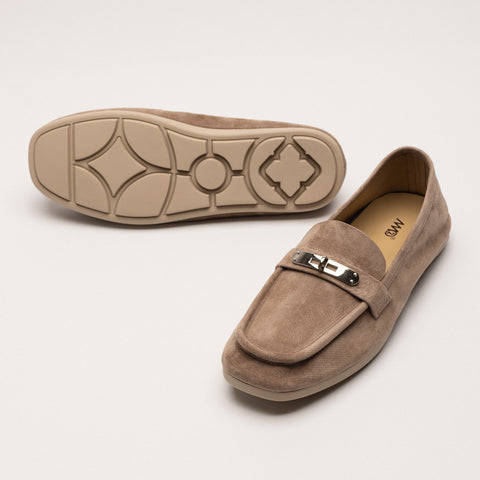 Mocasini din piele intoarsa cu accesoriu metalic argintiu