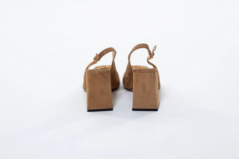 Pantofi decupati la spate,din piele intoarsa si accesoriu auriu cu cristale