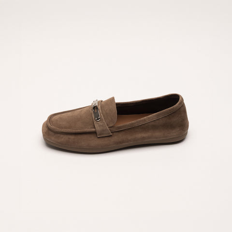 Mocasini din piele intoarsa cu accesoriu metalic argintiu