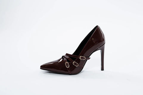 Pantofi eleganți din piele lăcuită cu barete și catarame