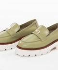 Loafers Olive din piele naturală și accesoriu auriu