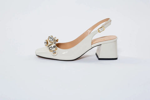 Pantofi damă ivoar din piele lăcuită cu accesorii din cristal – Stil și rafinament la fiecare pas