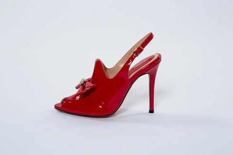 Pantofi din piele lăcuită cu toc înalt de 11 cm – puterea eleganței autentice
