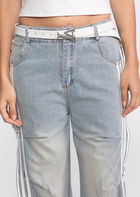 Blugi din denim cu croiala larga si insertii de dantela pe laterale