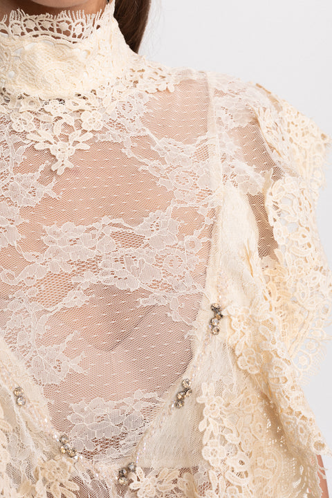 Top din dantela cu volane delicate