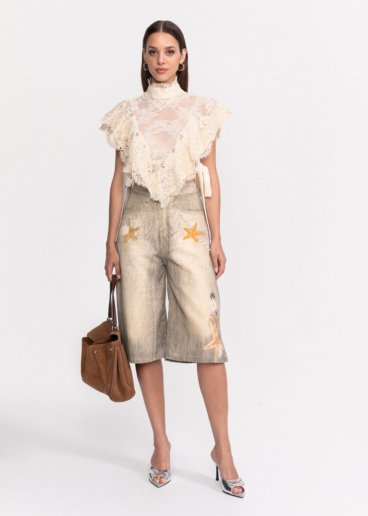 Top din dantela cu volane delicate