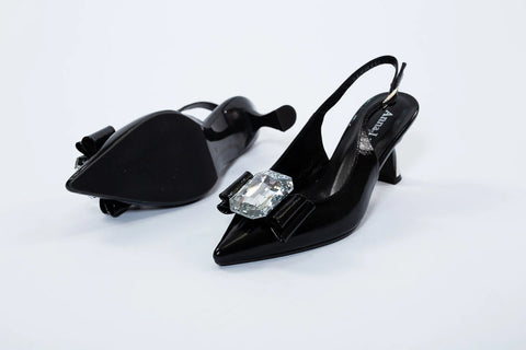 Pantofi negri slingback lăcuiți cu aplicație bijuterie și toc gros 7 cm – eleganță by AnnaLaFaet