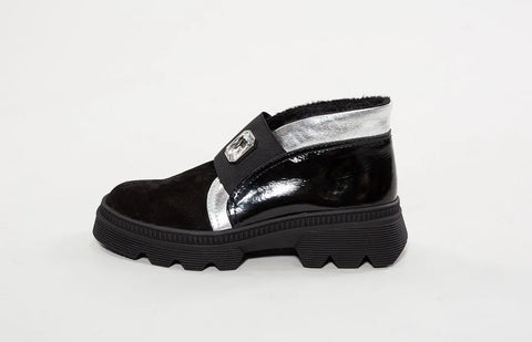 Ghete din piele intoarsa in combinatie cu piele lacuita si argintie