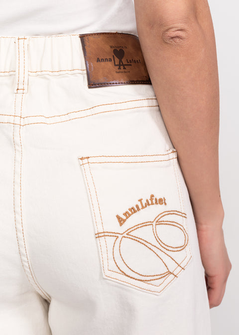 Straight-Leg Jeans with Contrast Details