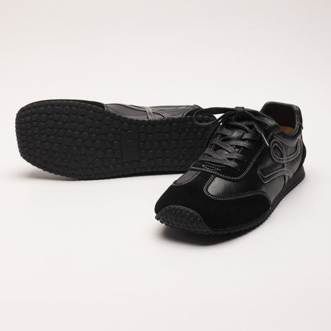 Leather sneakers with decorative stitching