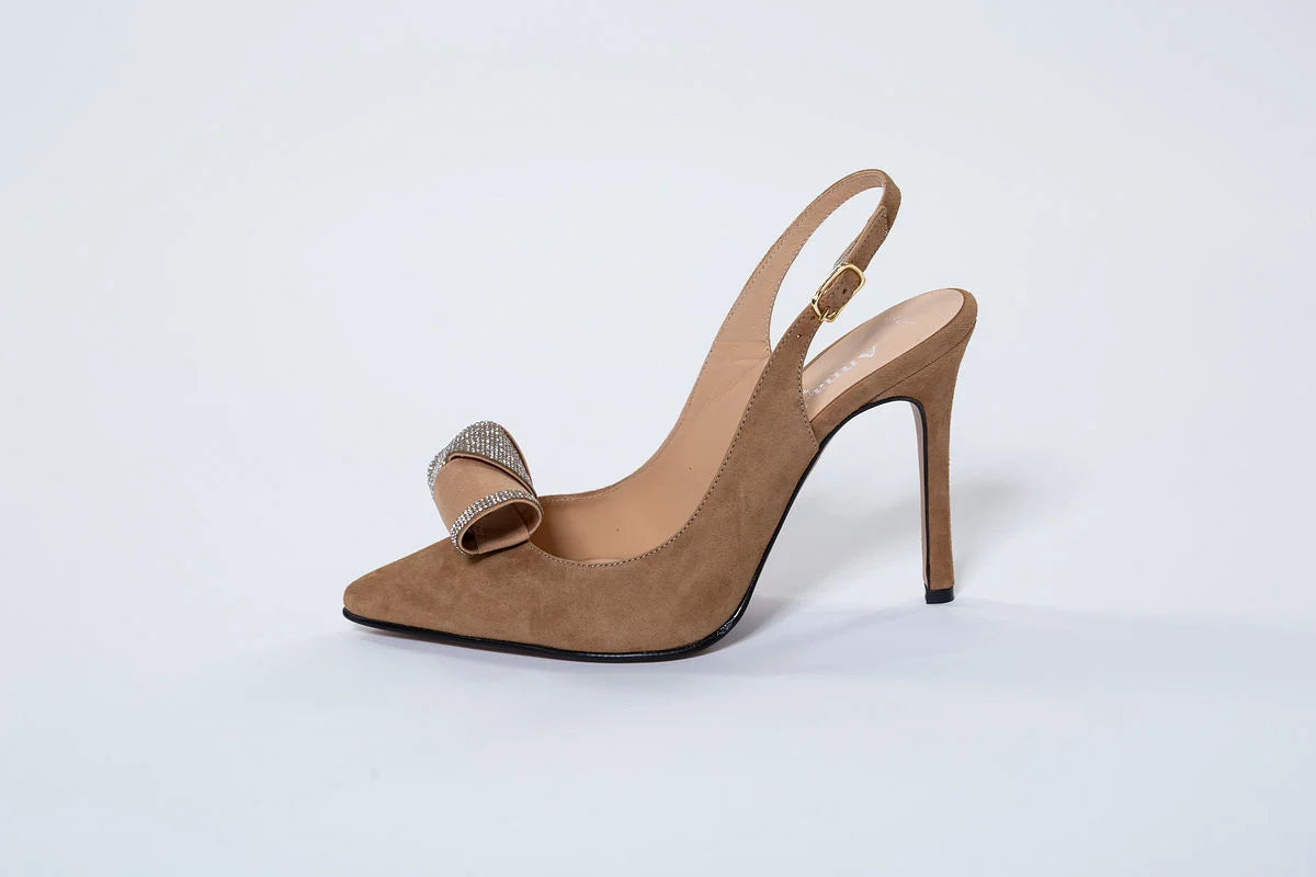 Pantofi din piele întoarsă naturală cu toc de 10 cm – eleganță atemporală și textură sofisticată