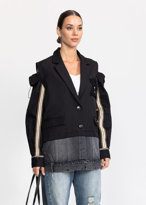 Sacou cu detalii contrastante pe maneci si insertie din denim