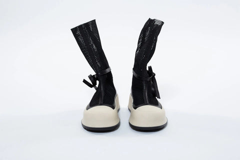 Ghete din piele in combinatie cu plasa