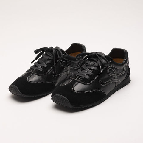 Leather sneakers with decorative stitching