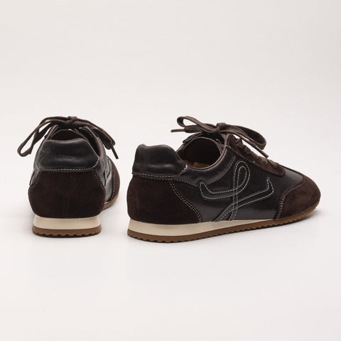 Leather sneakers with decorative stitching