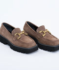 Loafers damă, din piele intoarsa, cu accesoriu auriu