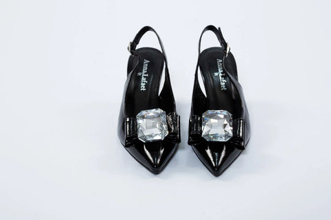 Pantofi negri slingback lăcuiți cu aplicație bijuterie și toc gros 7 cm – eleganță by AnnaLaFaet