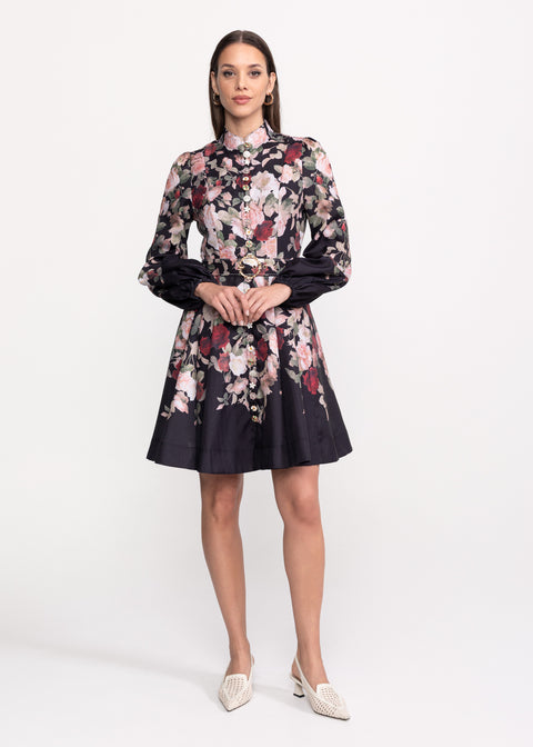 Rochie cu imprimeu floral si nasturi decorativi