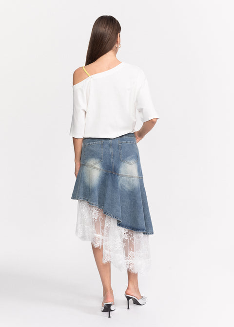 Fusta denim cu detalii delicate de dantela