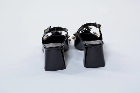 Pantofi damă negri din piele lăcuită cu accesorii din cristal – Stil și rafinament la fiecare pas