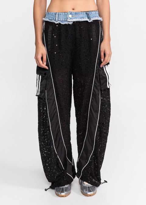 Pantaloni cu talie inalta din dantela si detalii denim la brau