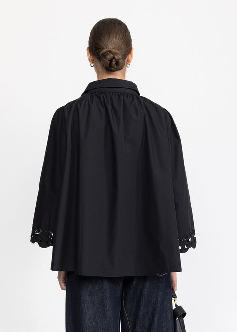 Camasa eleganta cu broderie si snururi delicate 2710