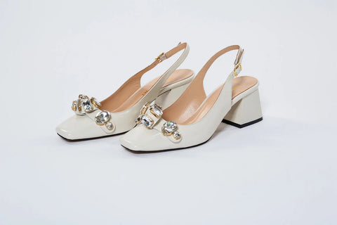 Pantofi damă ivoar din piele lăcuită cu accesorii din cristal – Stil și rafinament la fiecare pas