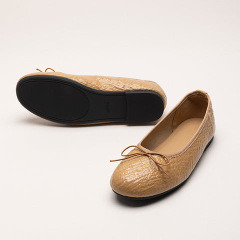 Balerini eleganti din piele lacuita cu fundita delicata