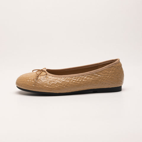 Balerini eleganti din piele lacuita cu fundita delicata