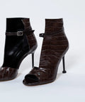 Sandale damă din piele croco maro, toc înalt 9,5 cm – Eleganță și rafinament