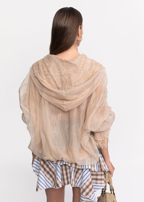 Jacheta subtire din material vaporos decorata cu broderie delicata