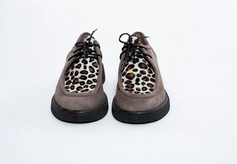 Pantofi din piele naturala intoarsa capucino,in combinatie cu animal print