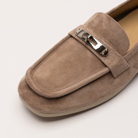 Mocasini din piele intoarsa cu accesoriu metalic argintiu