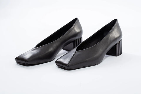 Pantofi eleganți din piele naturală cu toc striat