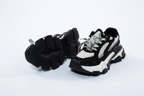 Adidași sport futurist alb-negru cu talpă masivă și detalii glitter – Urban Luxe – AnnaLaFaet