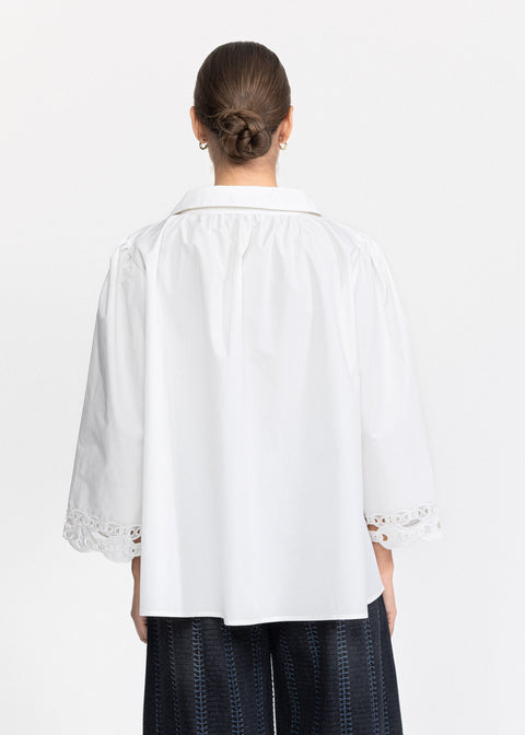 Camasa eleganta cu broderie si snururi delicate 2710