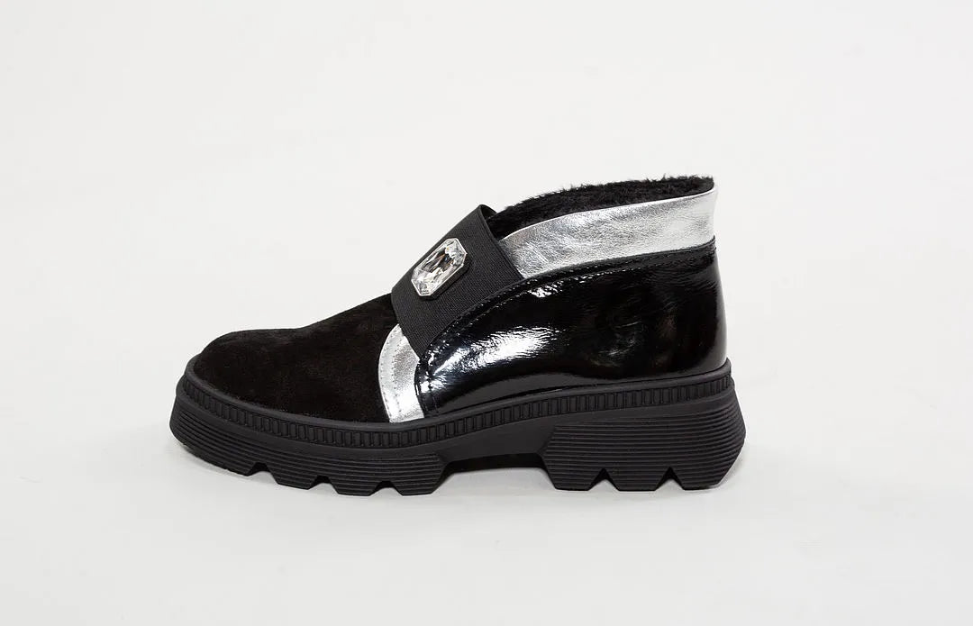 Ghete din piele intoarsa in combinatie cu piele lacuita si argintie