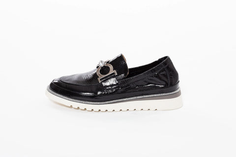 Pantofi din piele lăcuită cu accesoriu metal argintiu și stras