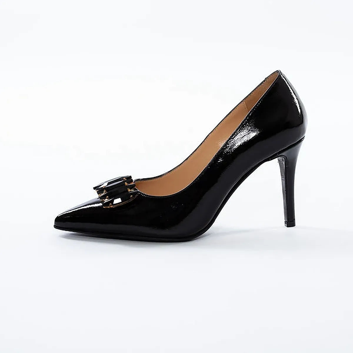 Pantofi negri, eleganți, din piele lăcuită