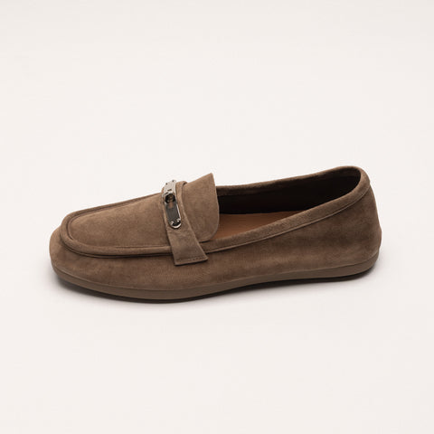 Mocasini din piele intoarsa cu accesoriu metalic argintiu