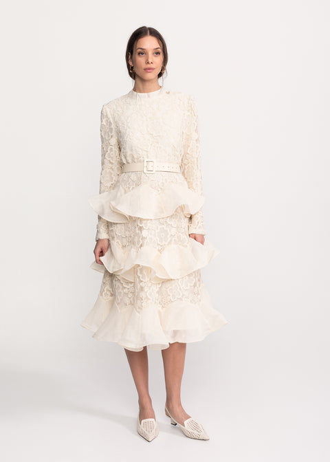 Rochie brodata cu volane ample